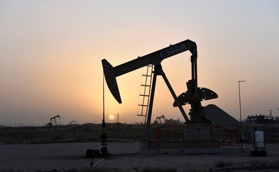 Giá dầu xuống gần mức thấp nhất của 4 tuần 