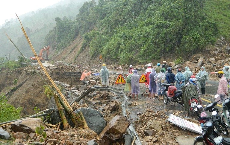 Công điện khẩn chỉ đạo ứng phó mưa lũ tại miền Trung