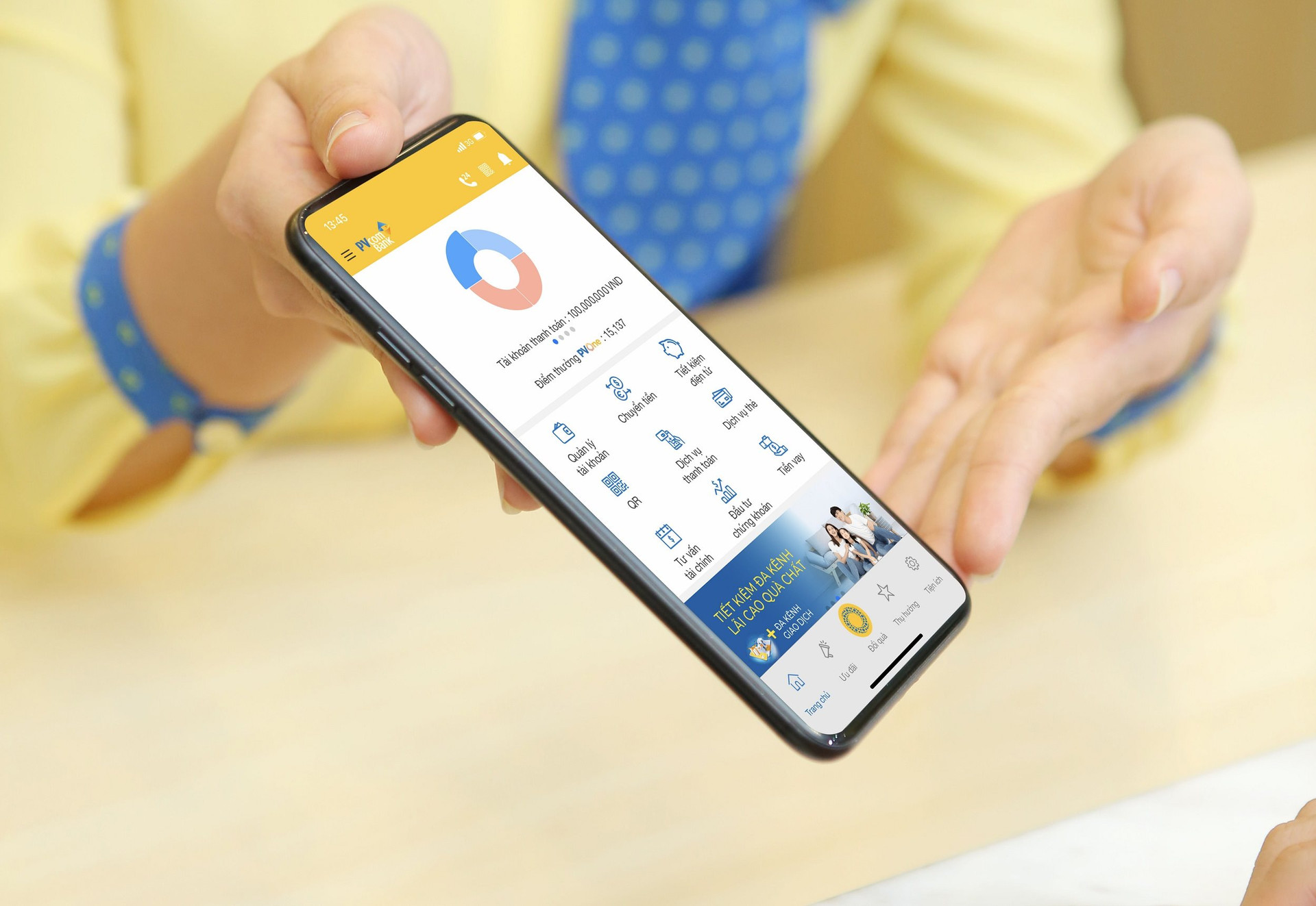 Lần đầu tiên trên Mobile Banking hiển thị được chi tiết thông tin từng giao dịch