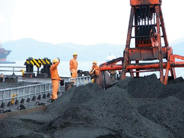 Indonesia tạm cấm xuất khẩu than trong tháng 1/2022