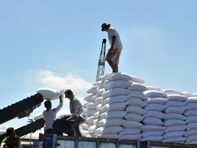 Điều tra các sản phẩm đường  mía  lẩn tránh biện pháp phòng vệ thương mại vào Việt Nam