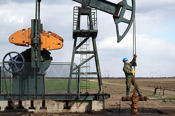 Dự báo nguồn cung khan hiếm, giá dầu thế giới quay đầu tăng