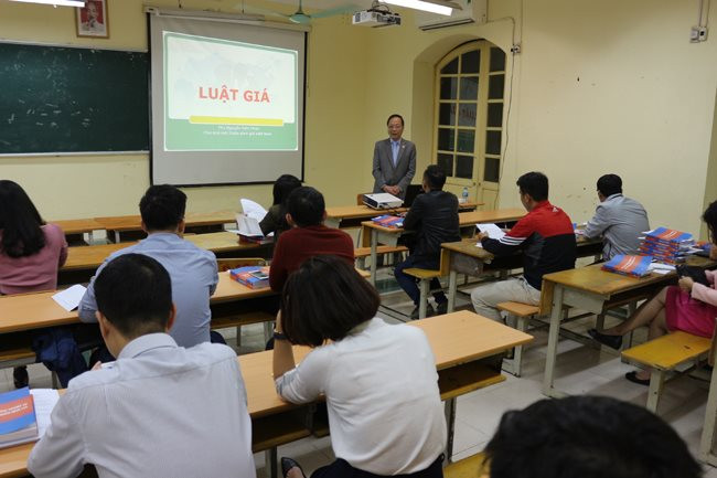 Kinh nghiệm quản lý Nhà nước với dịch vụ thẩm định giá từ quốc tế và bài học cho Việt Nam