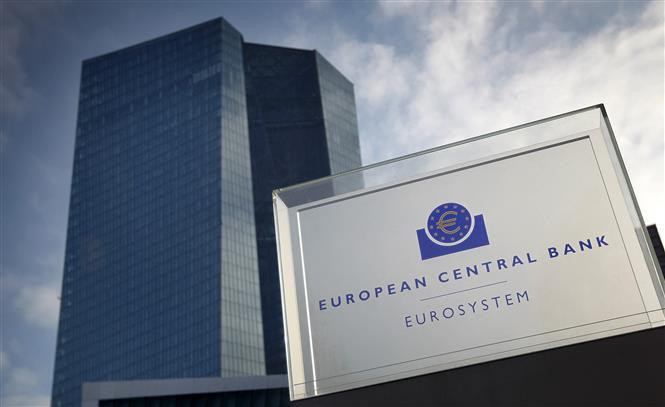 ECB tiếp tục tăng lãi suất để đối phó với lạm phát
