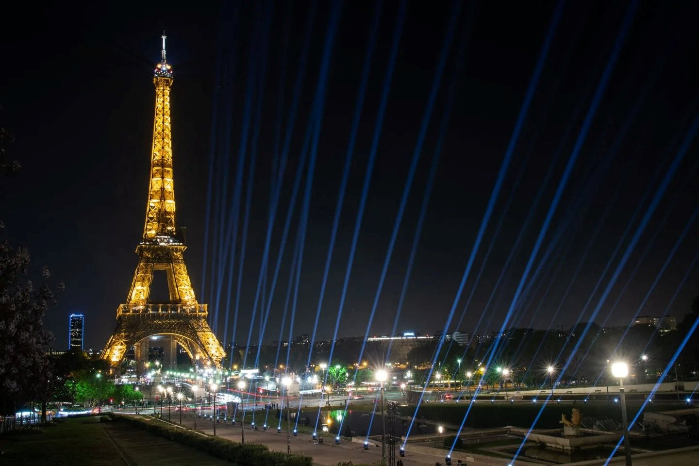 Khủng hoảng năng lượng đến cùng cực, châu Âu sắp tắt cả đèn của tháp Eiffel để tiết kiệm điện