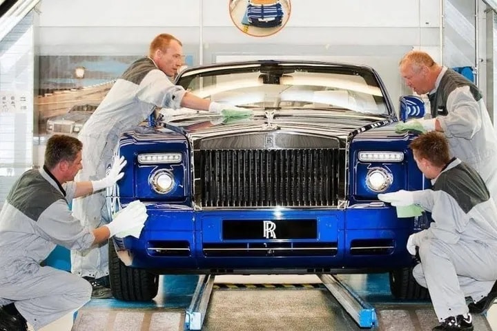 Quy tắc ở nơi làm việc của Rolls-Royce: Đảm bảo đến cả nhân viên cũng phải sang trọng, đọc đủ 8 điều ai cũng choáng 