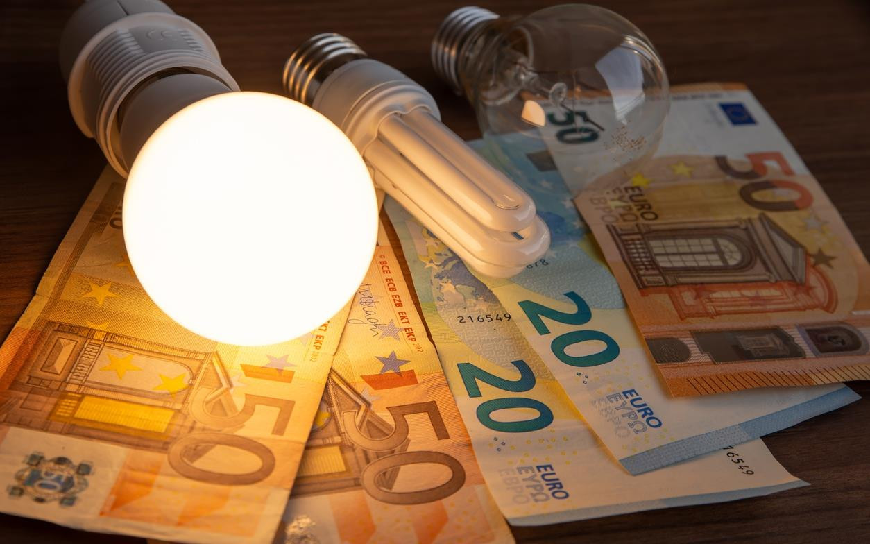 EU dự định áp doanh thu trần, nặng tay thu thuế những công ty điện làm giàu trong khủng hoảng