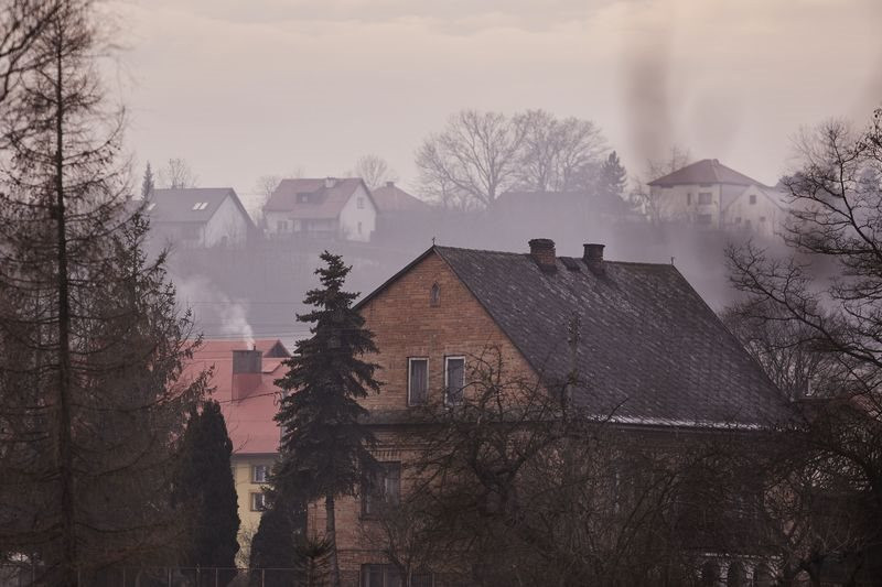 Châu Âu 'mong manh' khi thiếu khí đốt: Quốc gia 38 triệu dân phải đốt rác để sưởi ấm 