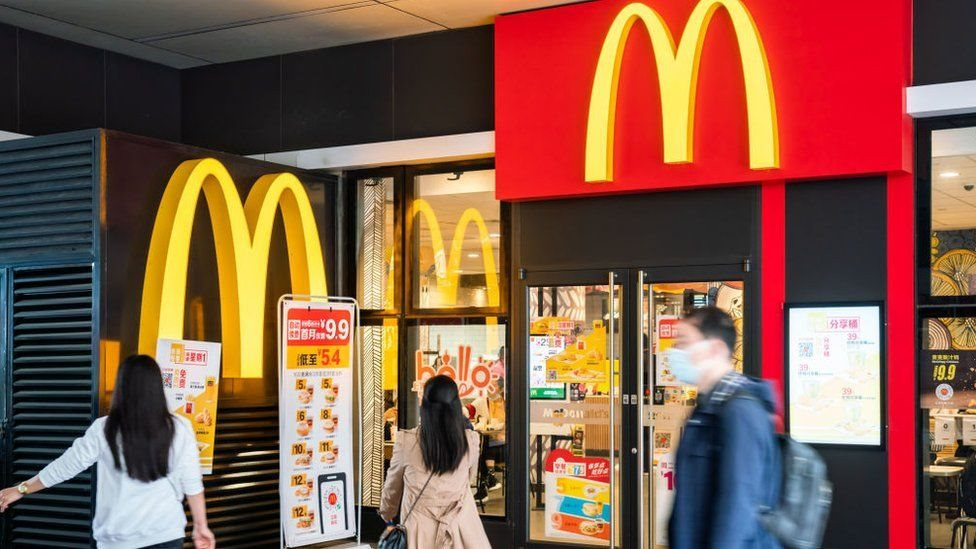 McDonald và KFC là “kỳ phùng địch thủ” nhưng tuyệt nhiên không thể sống xa nhau: Lý do nằm ở logic kinh doanh đỉnh cao!
