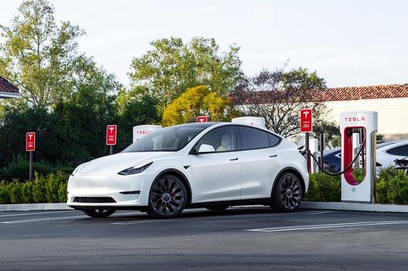 Góc chiều khách: Tesla cho người dùng được quyết định vị trí trạm sạc, ở bất kỳ nơi nào mà họ muốn