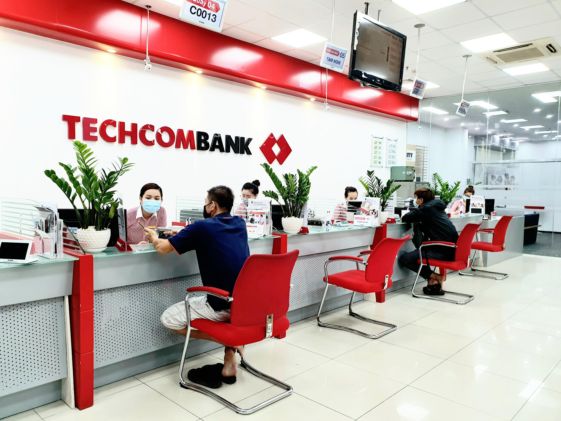 Techcombank tiếp tục tăng lãi suất huy động, lên cao nhất 8,7%/năm