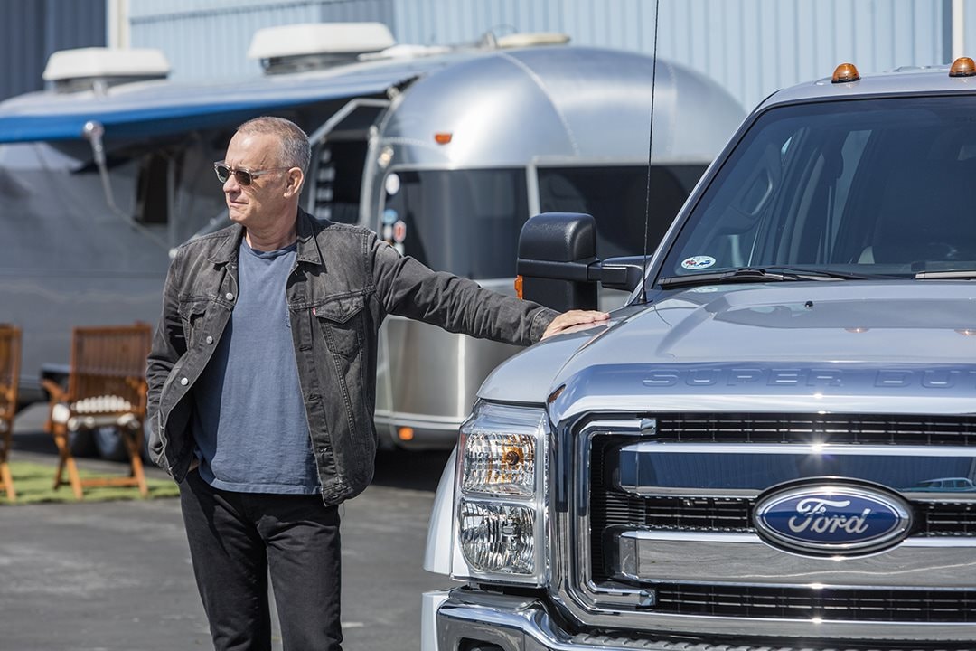 tom-hanks-will-soon-auction-off-3-cool-cars-and-his-treasured-airstream-2011-ford-f450-super-duty-crew-cab-lariat-pickup-3.jpg