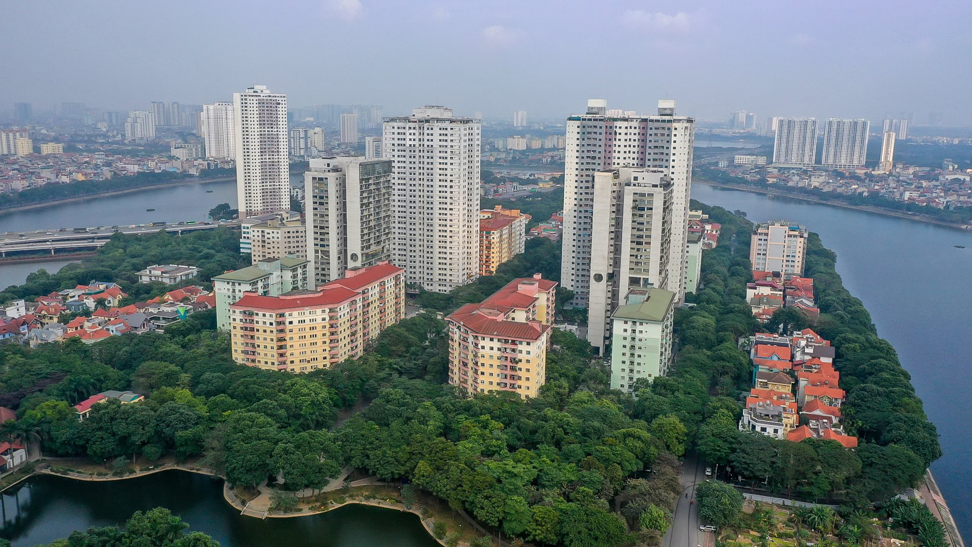 Phường đông dân nhất Hà Nội, gấp đôi một thành phố vùng cao
