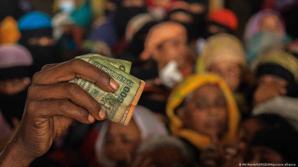 Từ "phép màu kinh tế" thành quốc gia cần IMF hỗ trợ: Điều gì đã xảy ra với Bangladesh?