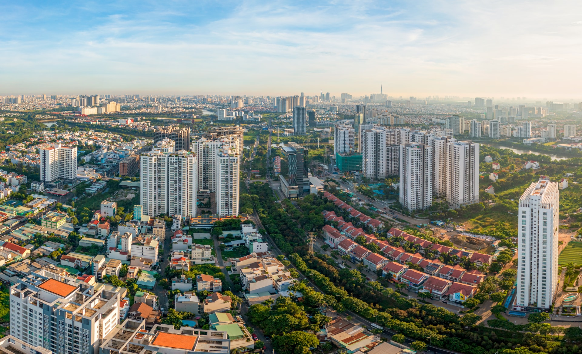 Vì đâu giữa “tâm bão” biến động, BĐS vệ tinh Tp.HCM lại kéo được nhu cầu ở thực?