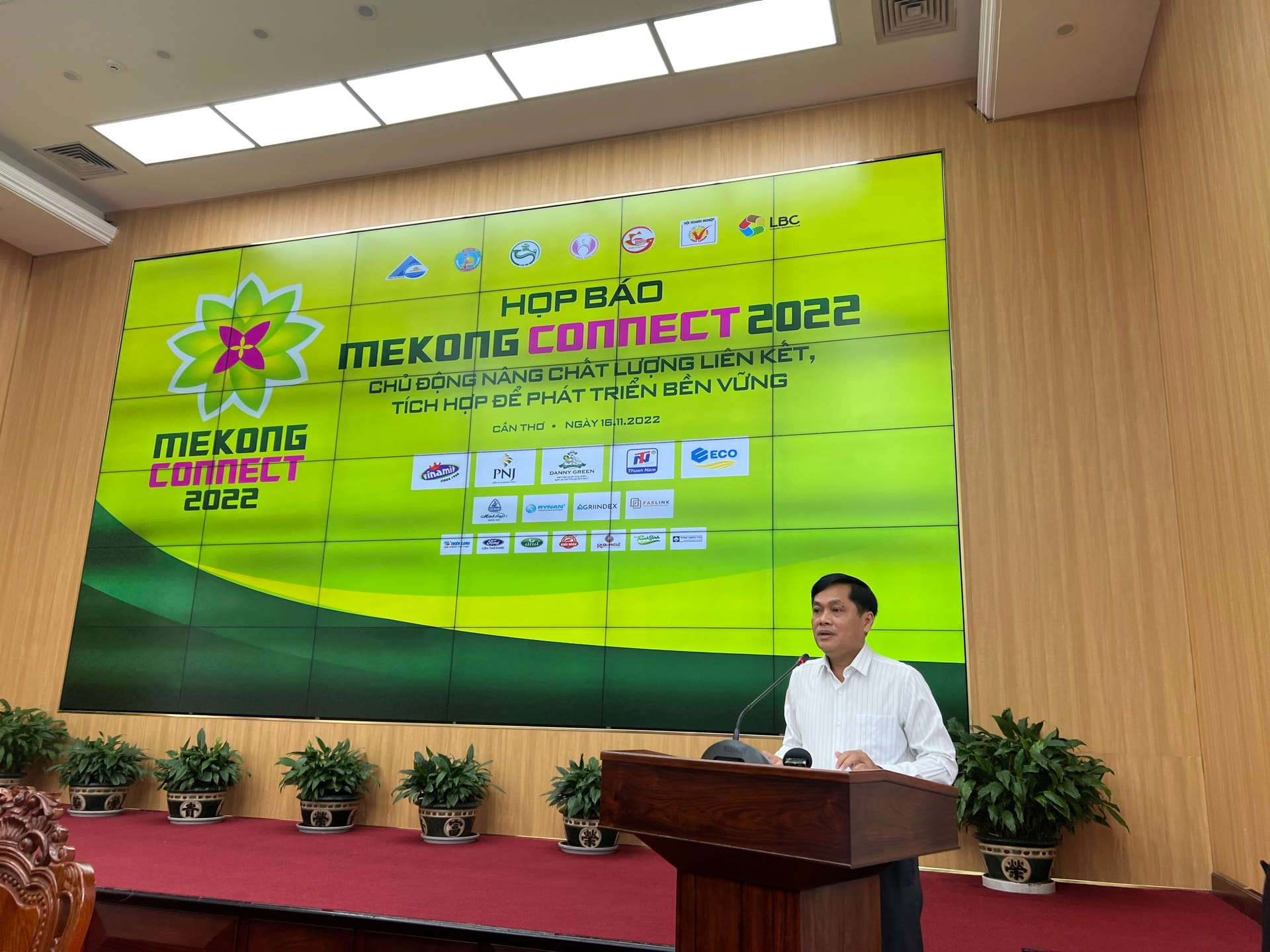 mekong-connect1.jpg