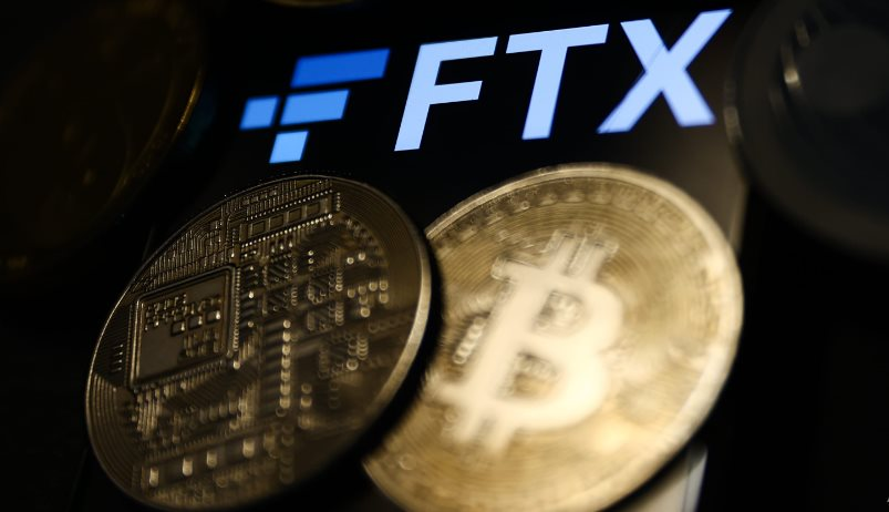 Bitcoin giảm còn 15.725 USD sau sự cố sàn FTX