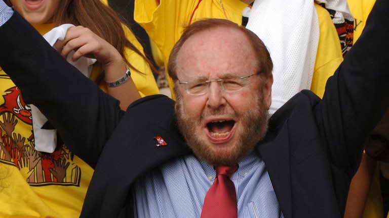 Malcolm Glazer - từ thợ sửa đồng hồ đến 'lão đại' của MU: Chưa một lần đặt chân đến sân Old Traford nhưng có thể biến "quỷ đỏ" trở thành công cụ kiếm tiền