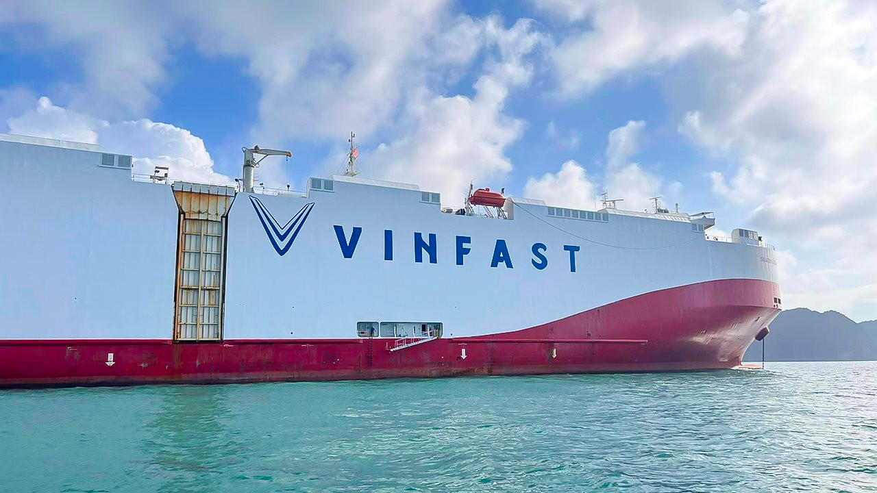 VinFast hợp tác với INFORM triển khai giải pháp quản lý vận chuyển xe điện sang Mỹ, châu Âu