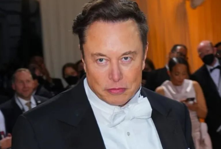 Lời nói dối 100 triệu USD của Elon Musk