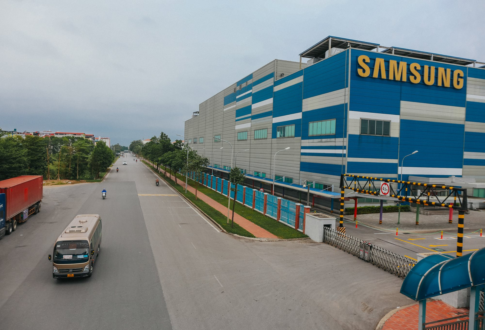 Huyện có ‘siêu nhà máy’ 9,3 tỷ USD, biến Việt Nam thành đại bản doanh của hãng điện thoại có thị phần lớn nhất thế giới