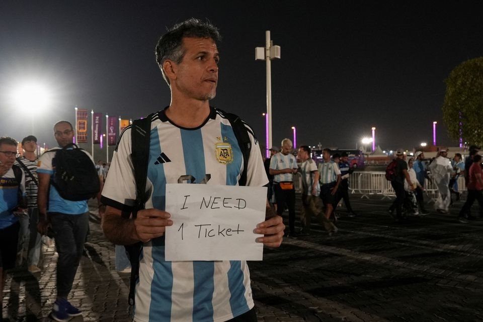 World Cup: nơi quy tụ các 'cò vé' chuyên nghiệp từ khắp nơi trên thế giới, vé bán lại ăn chênh lệch lên tới 1000%