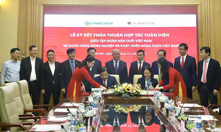 Tập đoàn hoá chất Việt Nam và Agribank ký hợp đồng hợp tác toàn diện 