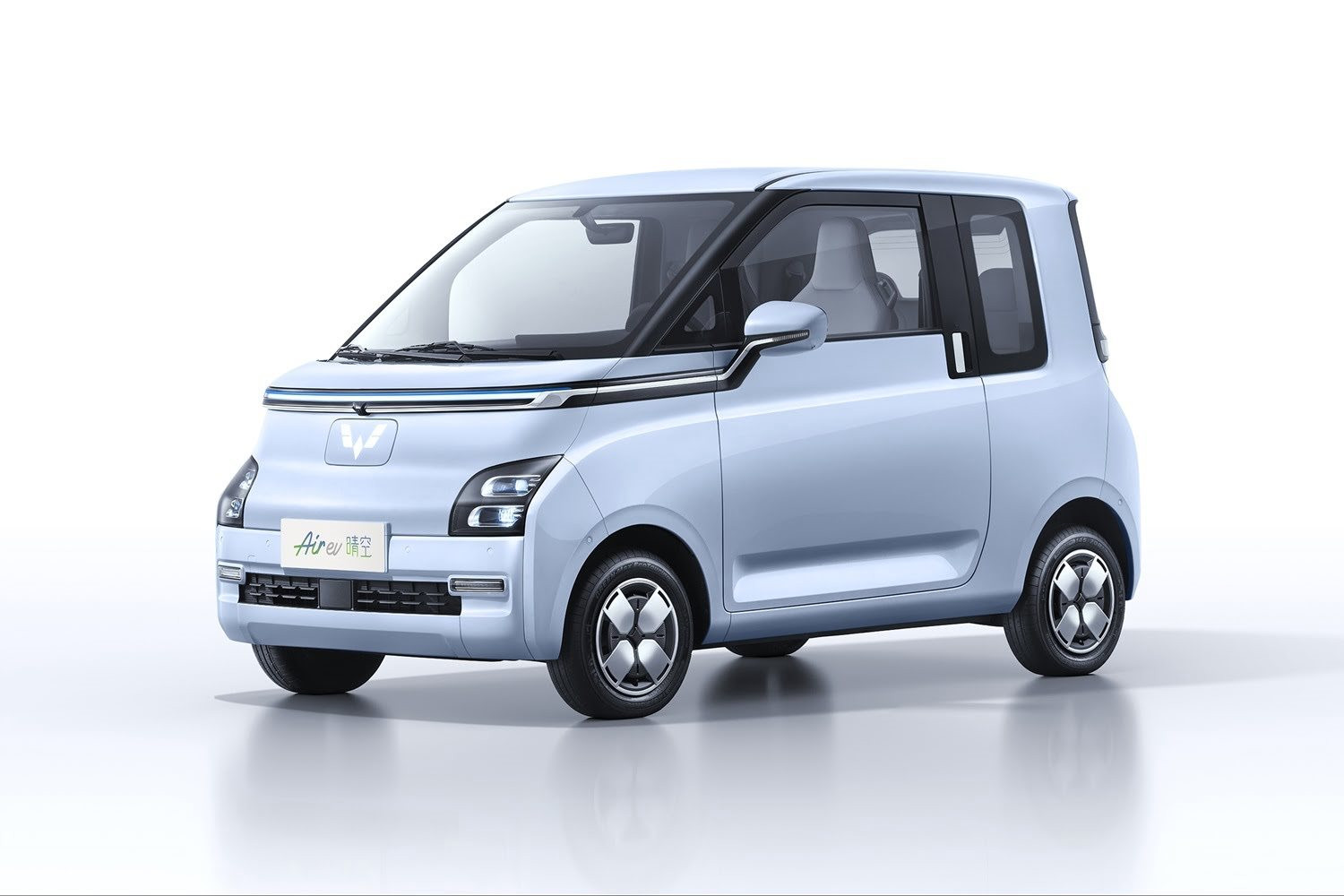 2023-wuling-air-ev-advance-four-seat-china-press-photos-exterior-001-side-front-three-quarters.jpg