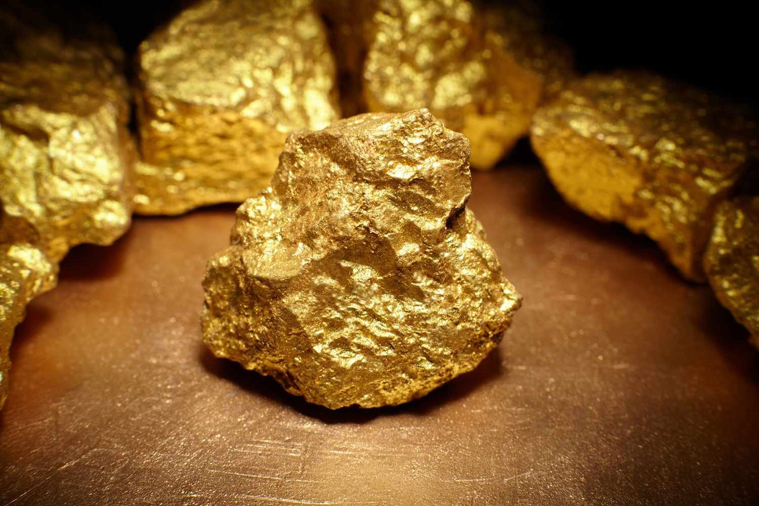 Giá vàng sẽ lên 4.000 USD/ounce trong năm 2023?