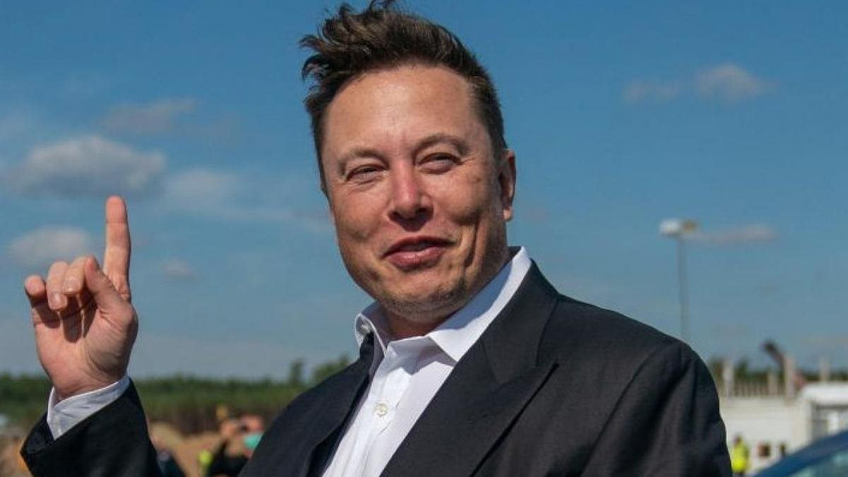 Elon Musk tuyên bố không bán thêm bất kỳ cổ phiếu Tesla nào trong 2 năm