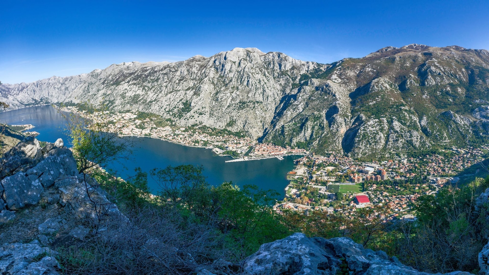 die-bucht-von-kotor-in-montenegro.jpg