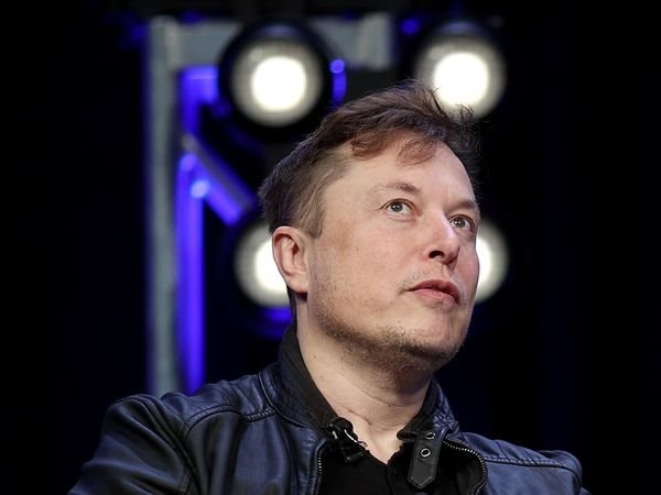 Elon Musk hối hận vì bán cổ phiếu Tesla để mua Twitter?