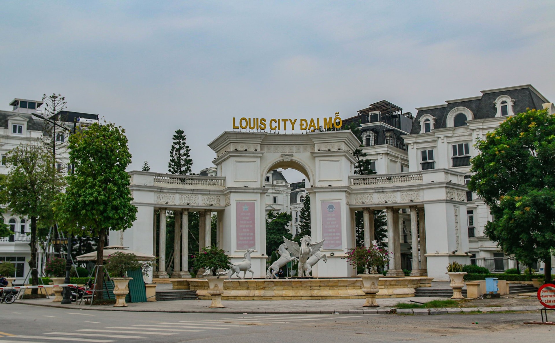 3.khu-do-thi-louis-city-va-flc.jpg