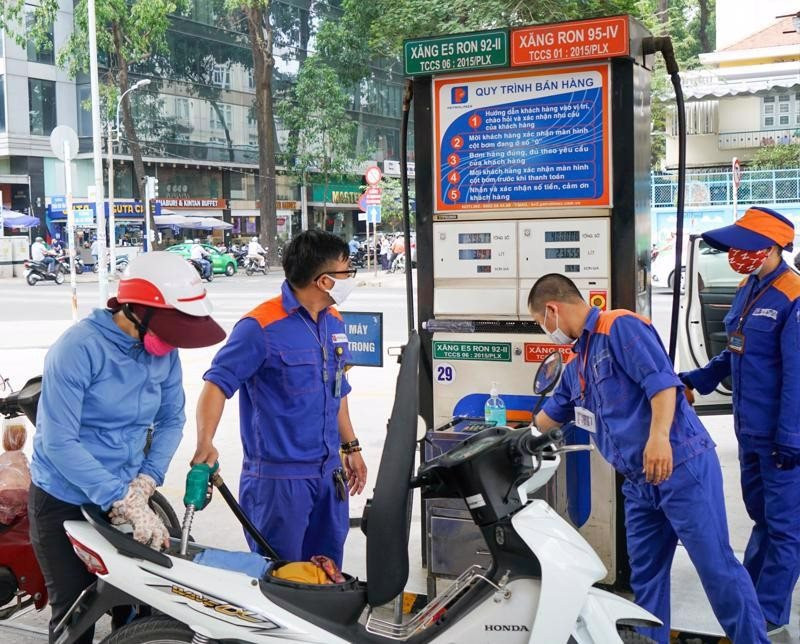 Giảm dần sự can thiệp của Nhà nước đối với giá xăng dầu