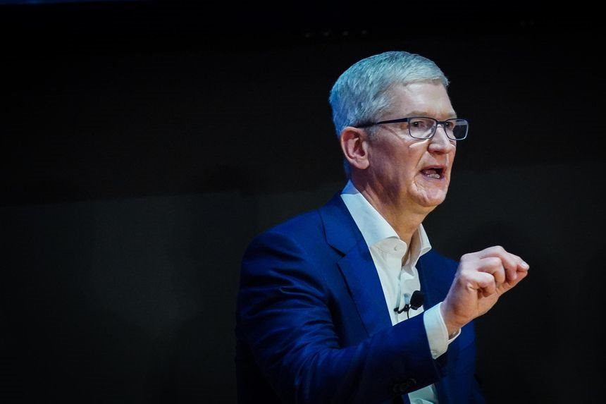 Khó khăn không chừa một ai: Tim Cook bị cắt 40% lương thưởng 