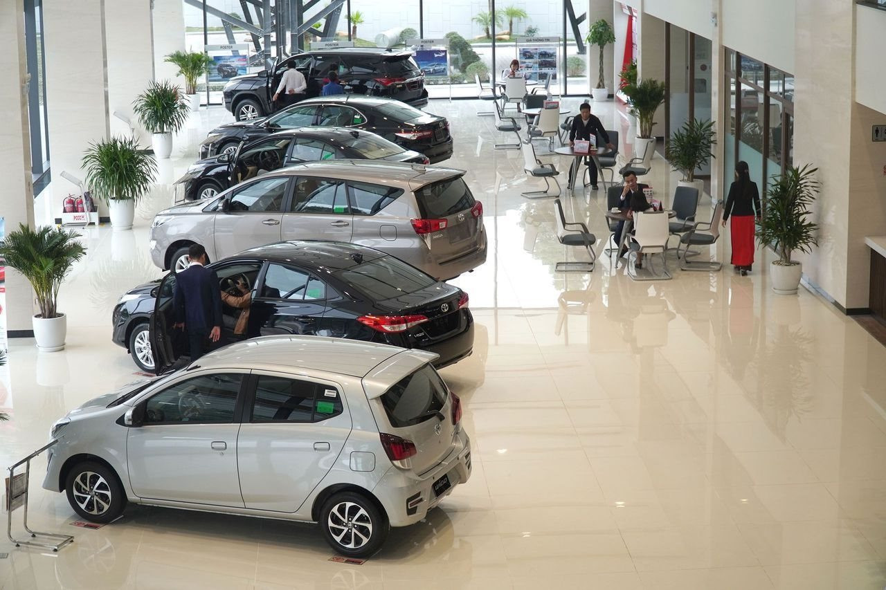 Thị trường ô tô Việt Nam xô đổ mọi kỷ lục doanh số trong lịch sử, 3 ‘thế lực’ ‘nuốt gọn’ hơn 50% thị phần