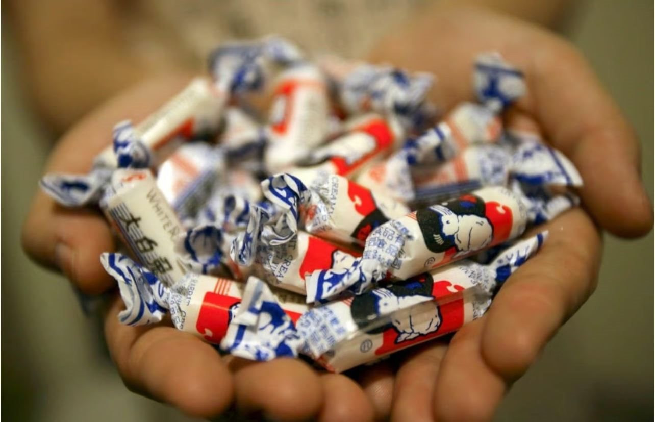 Chuyện ít biết về loại kẹo nổi tiếng nhất Trung Quốc: Làm quà tặng cho Tổng thống Mỹ nhưng đã có lúc bị thu hồi trên khắp thế giới 