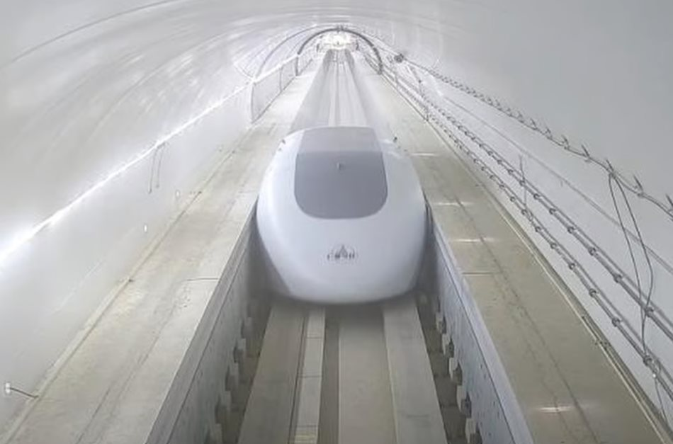 Trung Quốc thử nghiệm loại tàu có khả năng ‘bay trên mặt đất’: Vận tốc ‘không tưởng’ có thể chạm 1.000km/h, trực tiếp đe dọa tham vọng của Elon Musk