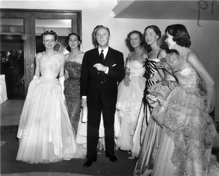 Ngày này năm xưa: 21/1, nhà thiết kế thời trang đình đám Christian Dior ra đời, một tay dựng nên đế chế huy hoàng trong ngành thời trang