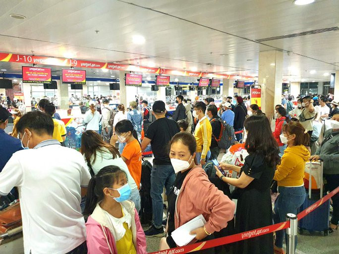 Sân bay Tân Sơn Nhất đón lượng khách cao kỷ lục