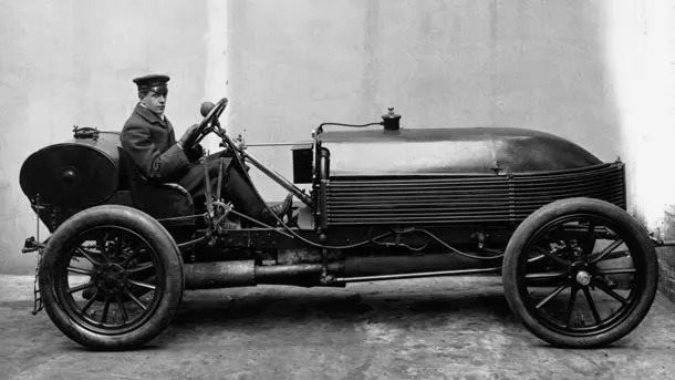 Ngày này năm xưa: 31/1, chiếc xe đầu tiên trên thế giới đạt 100 dặm/giờ nhưng bị soán ngôi chỉ sau 15 phút, hé lộ sự phát triển vượt trội của ngành công nghiệp ô tô