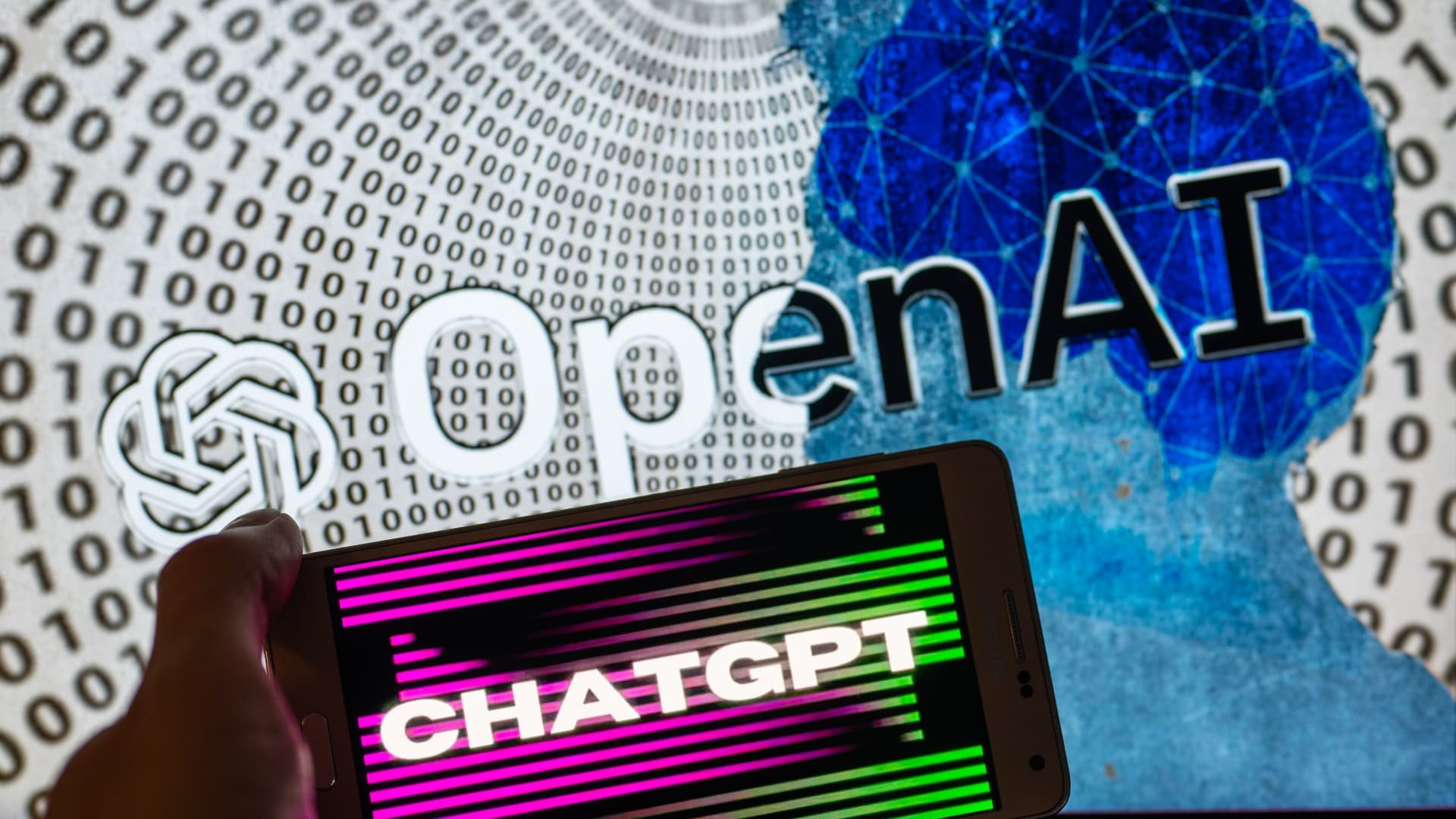 OpenAI bắt đầu kiếm tiền từ ChatGPT, tung ra gói ChatGPT Plus giúp người trả phí được ưu tiên truy cập chatbot AI