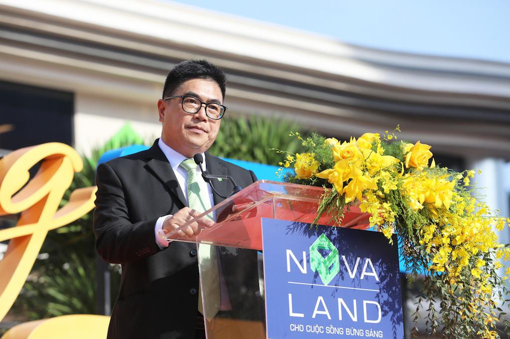 Hơn 1 tuần sau khi thôi làm Chủ tịch Novaland, ông Bùi Xuân Huy bán 14,8 triệu cổ phiếu, thu về 200 tỷ đồng