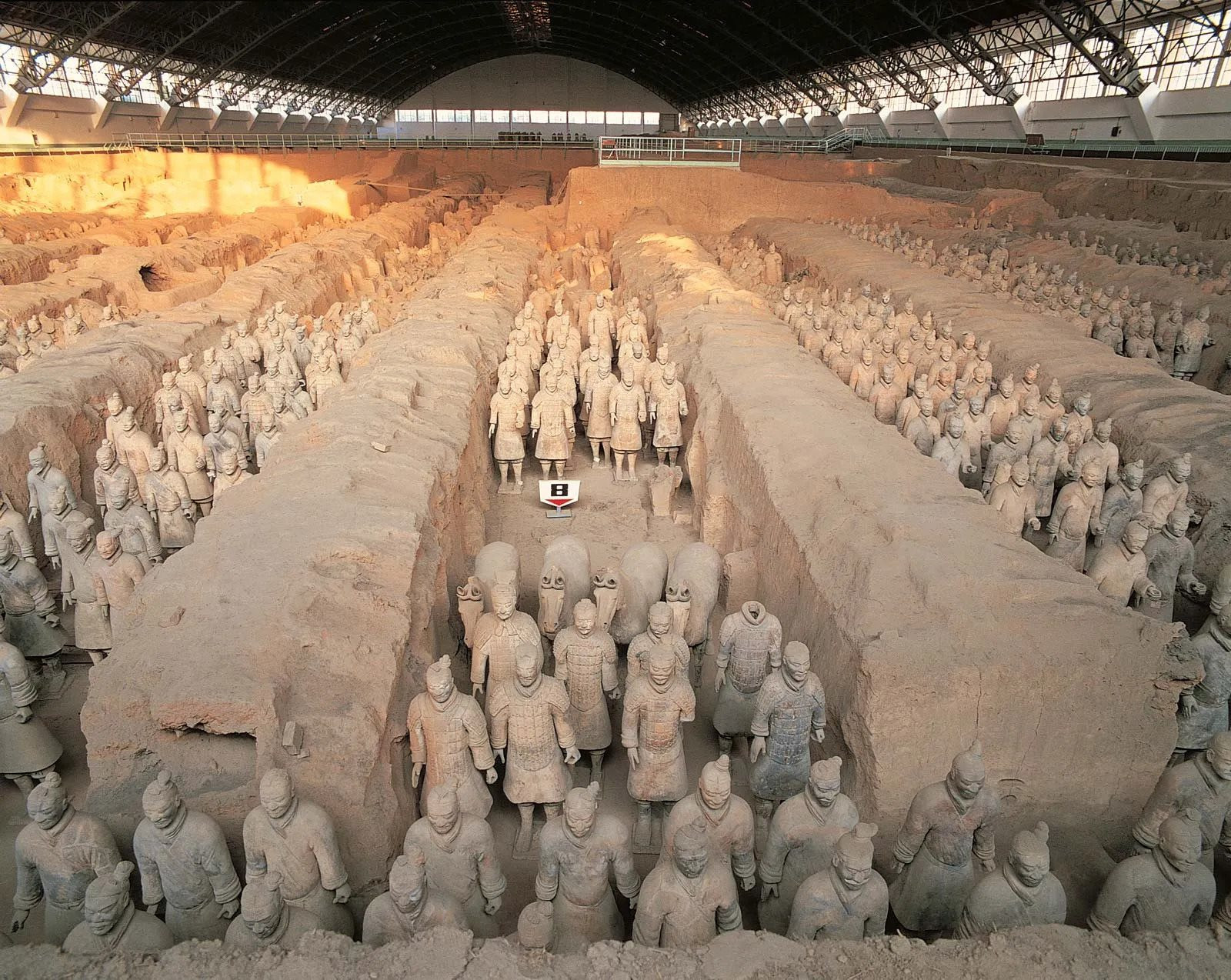 anyconv.com__xian-soldiers-horses-tomb-qin-emperor-shihuangdi.jpg