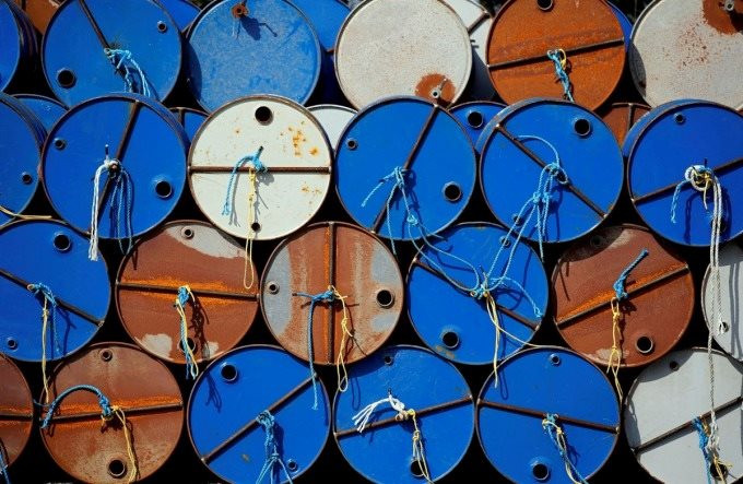 Giá dầu thô duy trì ở mức thấp nhất trong vòng gần 2 tuần 