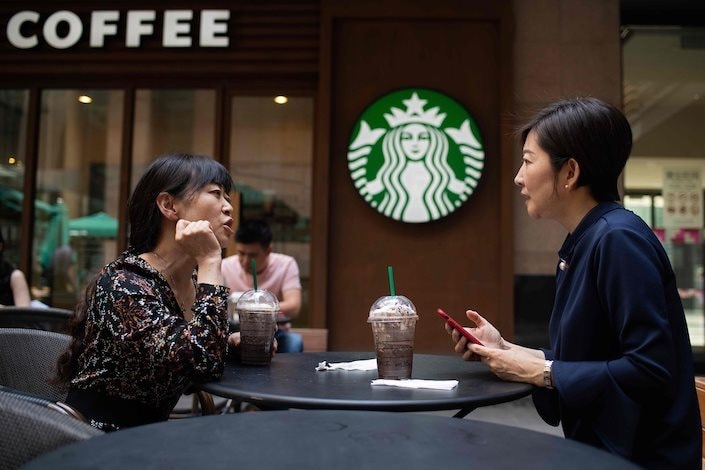 Starbucks ở xứ sở trà xanh: Đến quán cà phê Trung Quốc không chỉ để uống cà phê, gắn thương hiệu với địa vị xã hội và tích cực làm từ thiện