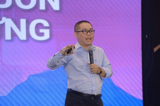 Chuyên gia Phan Dũng Khánh: Thị trường chỉ có 2 loại người, người kiếm được tiền là đúng, người mất tiền là sai