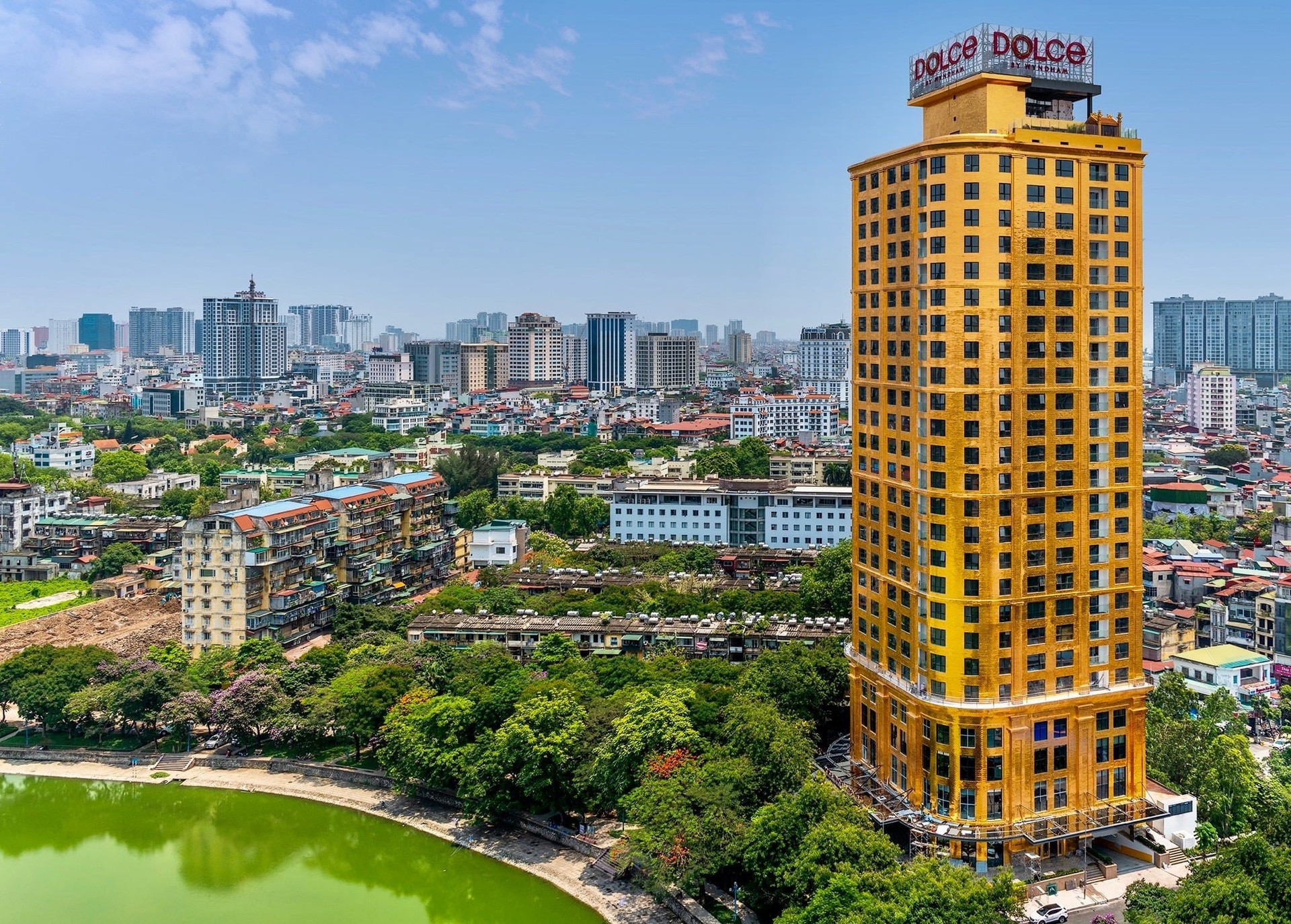 Chào bán giá 250 triệu USD, khách sạn dát vàng của đại gia Đường “bia” định giá cao hơn cả Metropole Hanoi có vị trí đắc địa hơn nhiều?