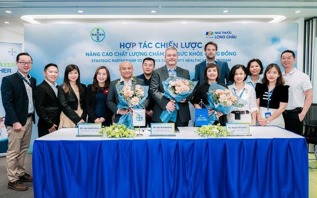 FPT Long Châu và Bayer Việt Nam ký kết hợp tác vì sức khoẻ người dân