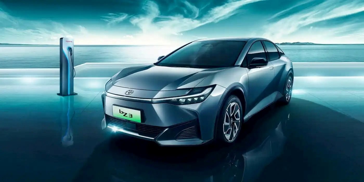 Toyota chơi lớn: Bắt tay với đối thủ của Tesla tung ô tô điện giá hơn 600 triệu, bán ngay trong tháng này